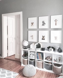 Ada banyak toko yang jual pigura Semarang, tetapi masih sedikit yang memberikan masukan tentang cara memilih pigura yang tepat, ruangan yang cocok dengan pigura tersebut, cara penataan, dan lain sebagainya. Padahal tidak semua klien mempunyai pengetahuan yang cukup tentang penataan ruangan